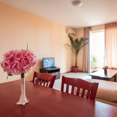 Paradise Park 3* غولدن ساندز