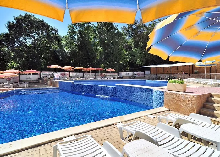 Paradise Park Апартхотел 3*