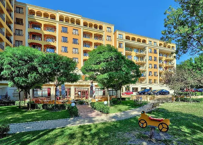 Paradise Park Златни пясъци