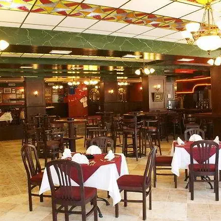 Paradise Park 公寓式酒店 3*