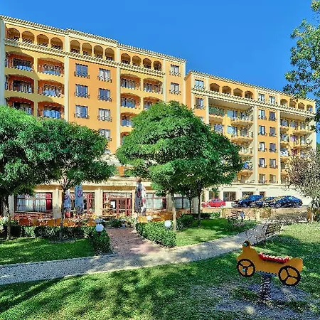 Paradise Park Nisipurile de Aur